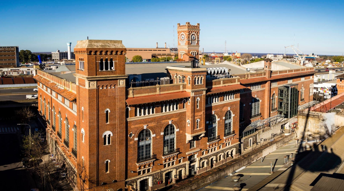 Exterior view of the Usina del Arte complex